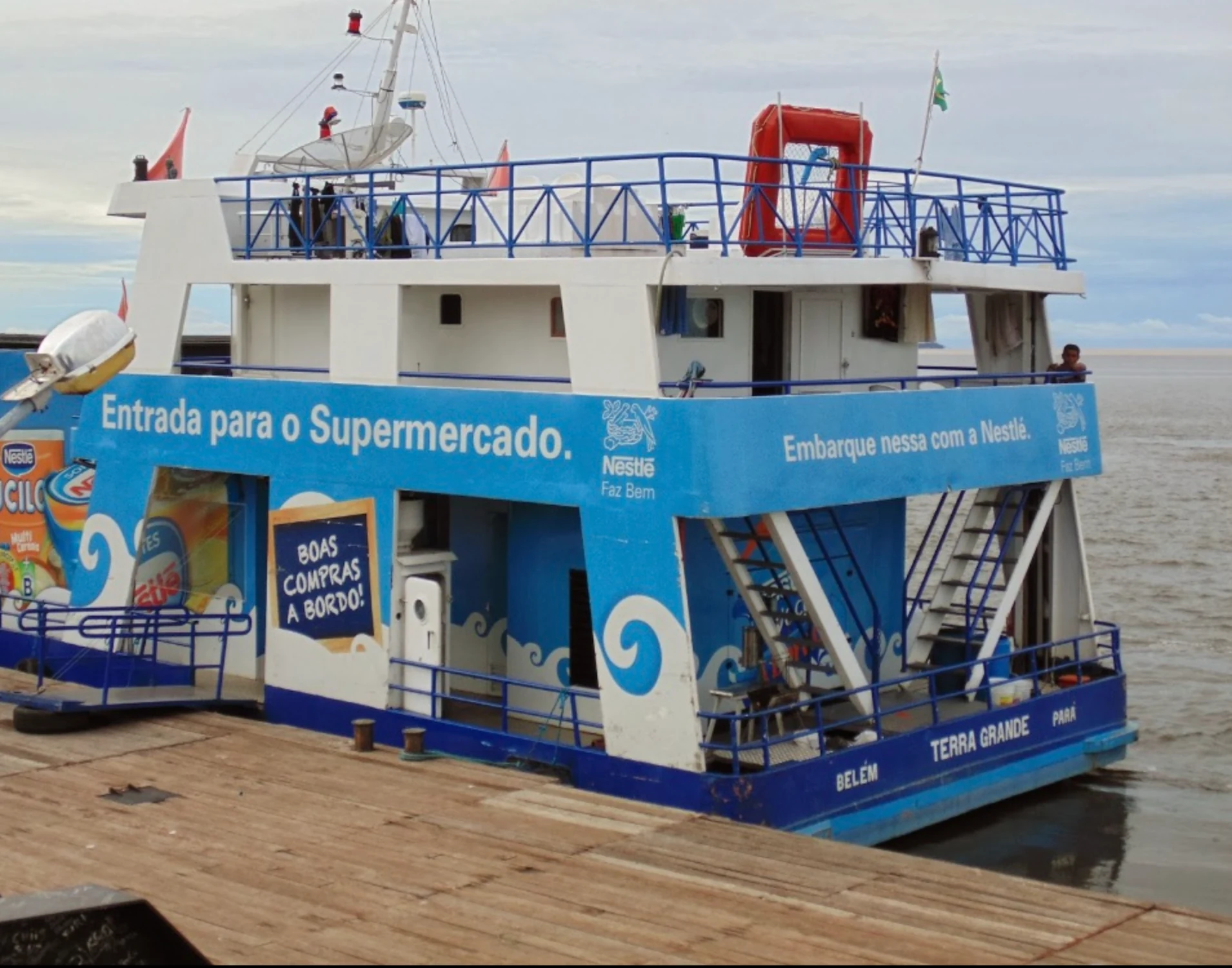 Floating supermarket boat docked in Belém