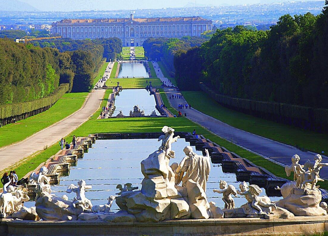 Um palácio que queria superar Versalhes