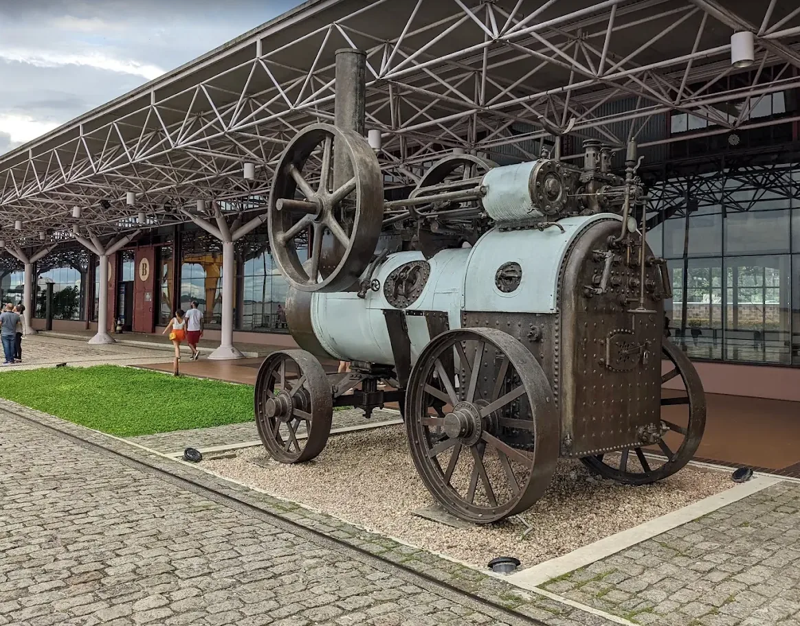 Historic steam engine preserved at Estação das Docas
